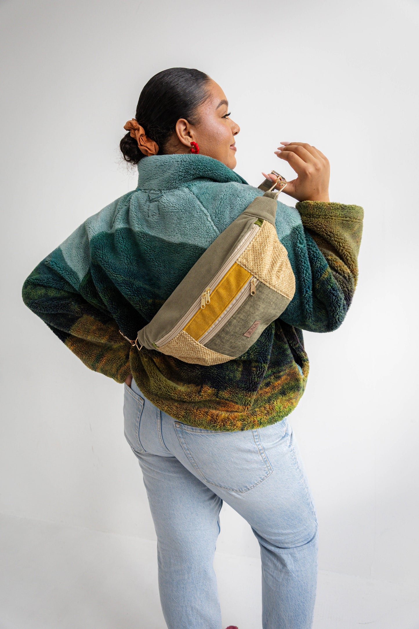 JUNA Daily - Amber Olive